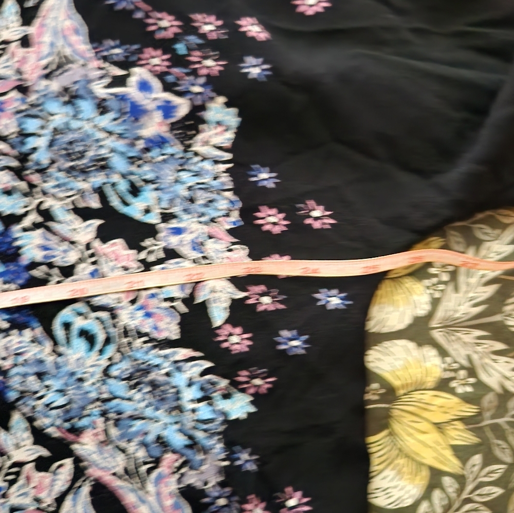 Free People Mix N Match Boho Black Floral V Neck Kimono Style Top Size Small - Picture 12 of 15